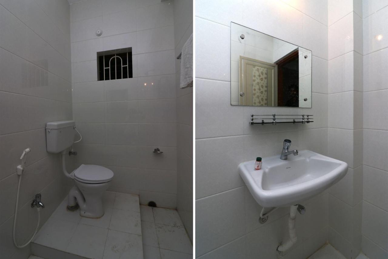 Oyo Hotel Ayush Palace Cuttack Exterior photo
