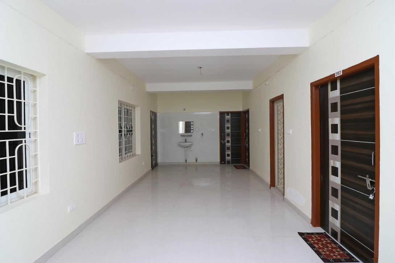 Oyo Hotel Ayush Palace Cuttack Exterior photo