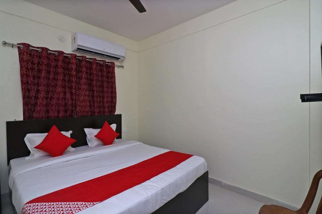 Oyo Hotel Ayush Palace Cuttack Exterior photo