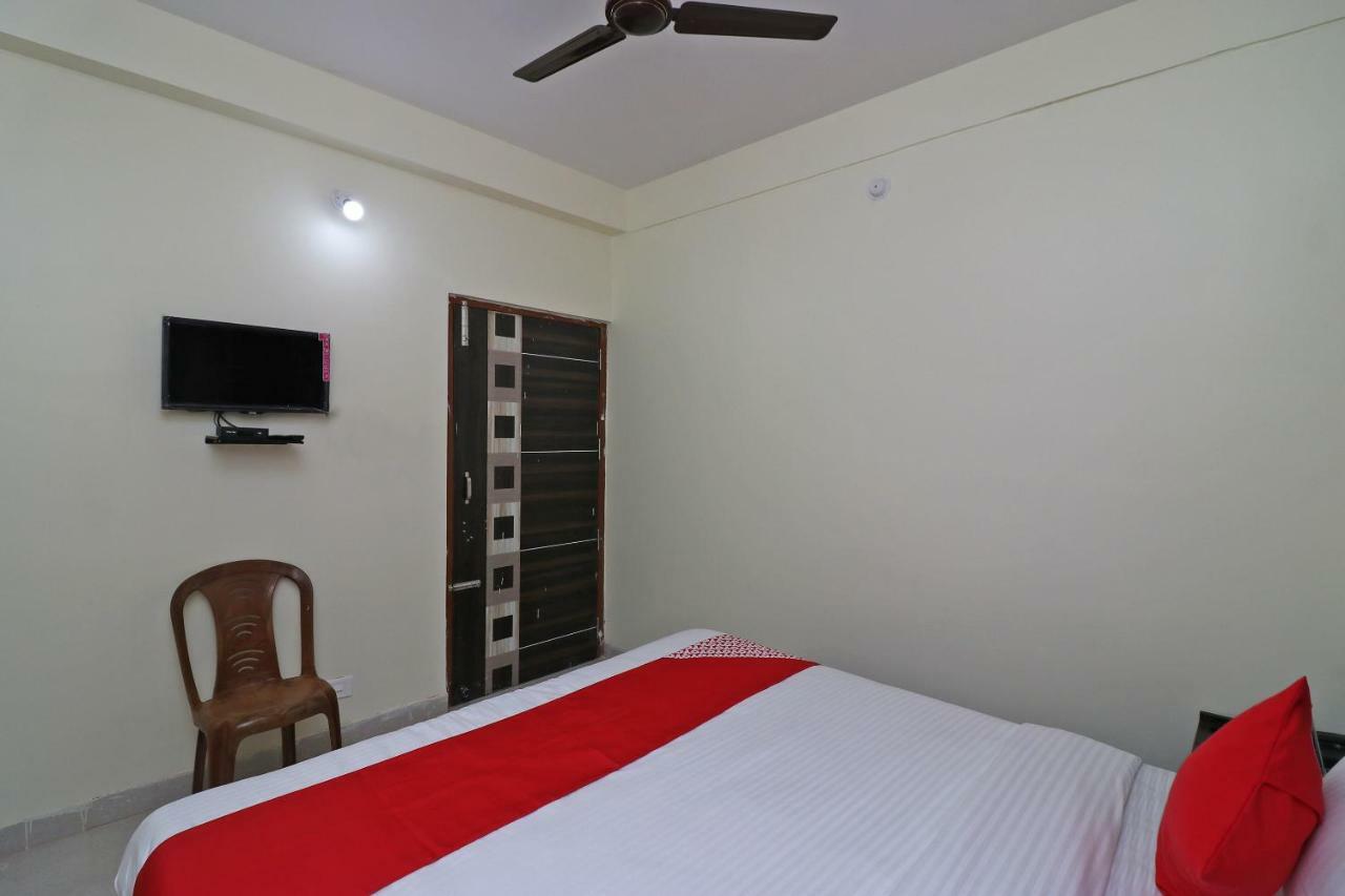 Oyo Hotel Ayush Palace Cuttack Exterior photo