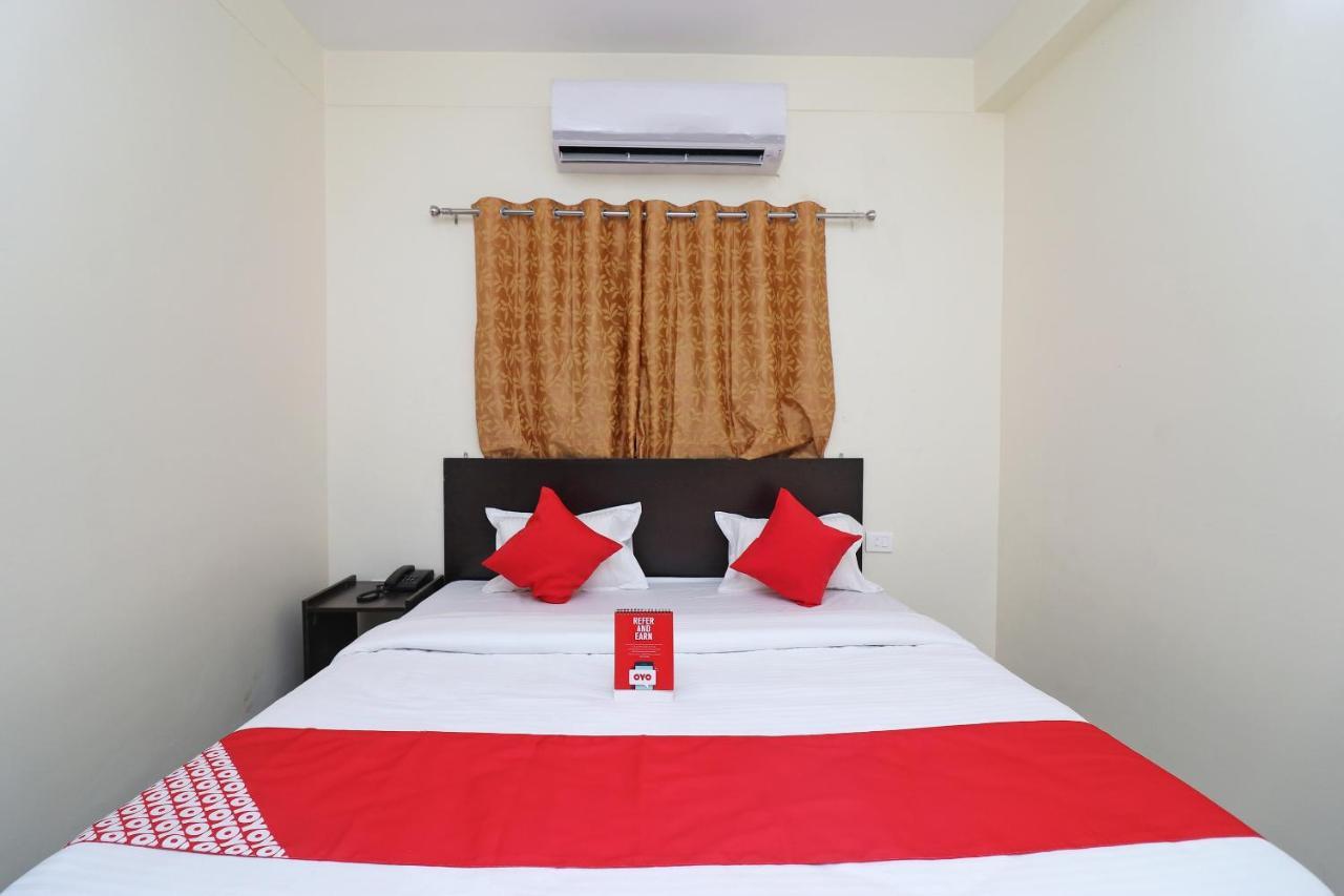 Oyo Hotel Ayush Palace Cuttack Exterior photo