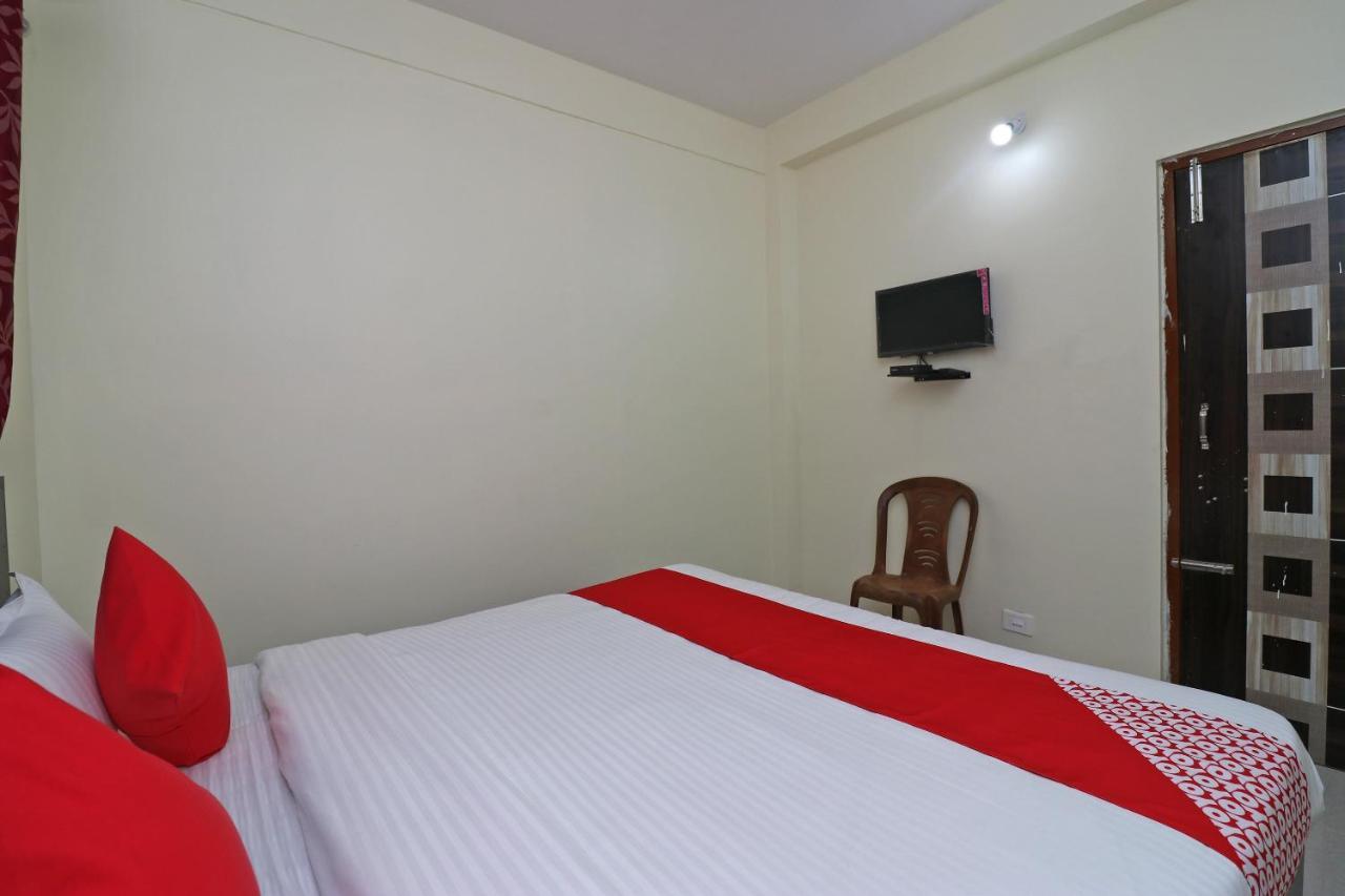 Oyo Hotel Ayush Palace Cuttack Exterior photo